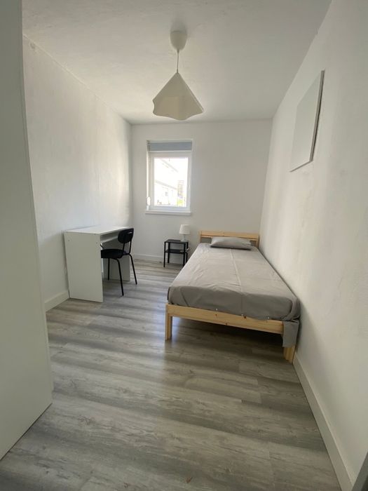 Quarto Mobilado para Arrendar | 425€/mês com Despesas Incluídas
