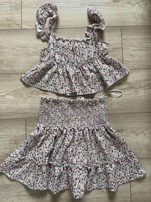 Komplet Reserved 134 kwiatki