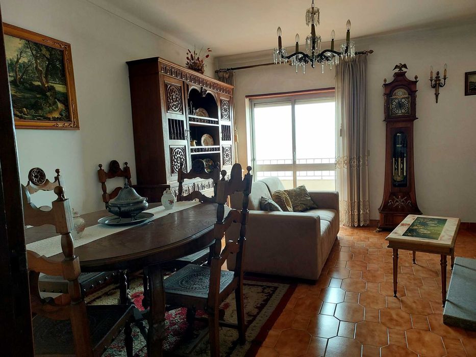 Apartamento T3 c/ garagem