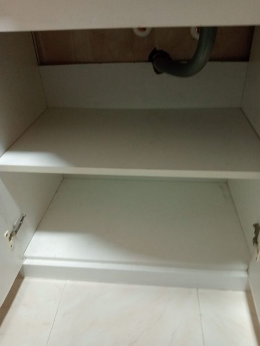 Móvel de casa de banho com espelho