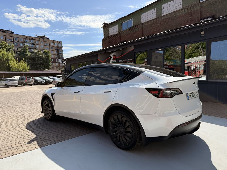 Продам Tesla Model Y
