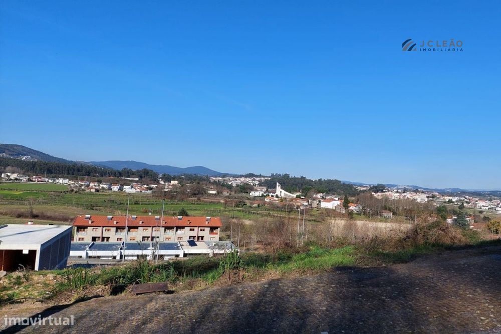 Terreno urbano — Paredes, Porto