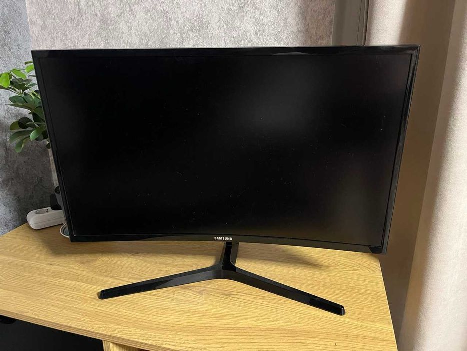 Монітор 27" Samsung Curved C27F396F