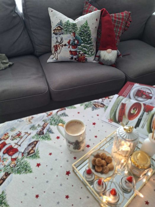 Poszewka świąteczna gobelinowa 45x45 cm ze Świętym Mikołajem V07