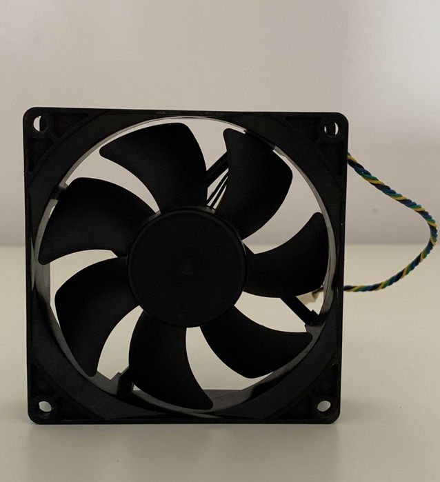 Wentylator 4-pin AVC DS09225B12HPFAF 90mm