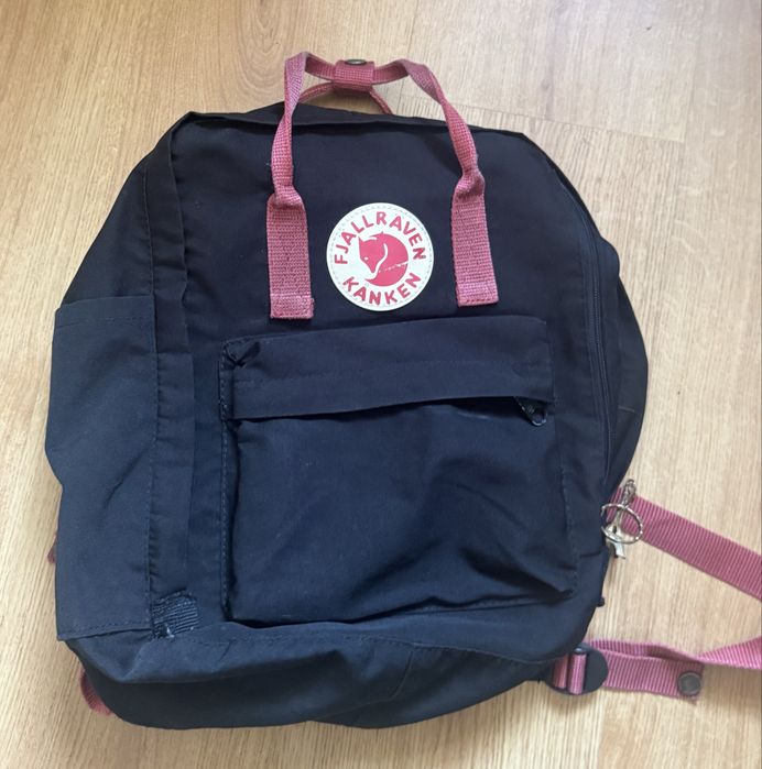 Plecak fjallraven kanken mini czarno czerwony