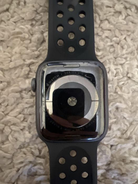 Часи apple watch 4 nike в гарному стані