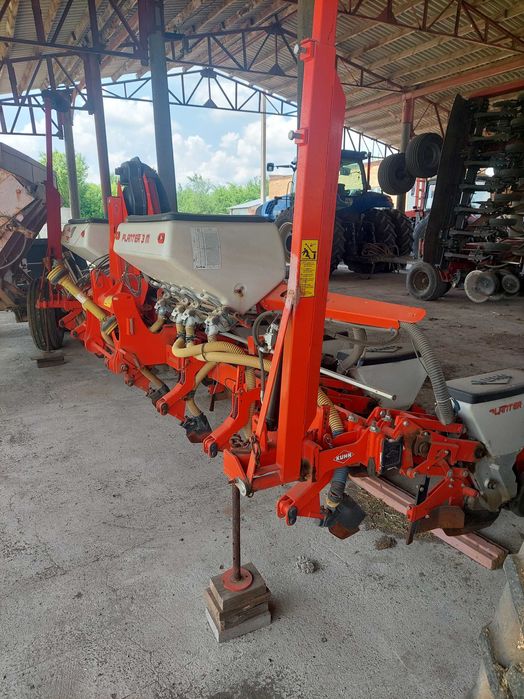 KUHN Planter 3м сівалка пропашна 8 рядна, анкерна.