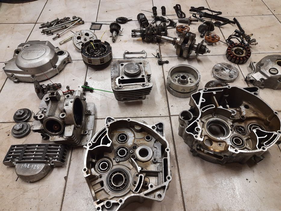 Yamaha YBR 125 silnik części wał głowica cylinder sprzęgło kapa skrzyń