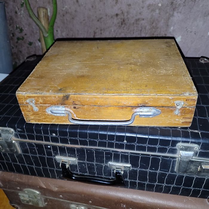 Продам недорого валізи часів союзу