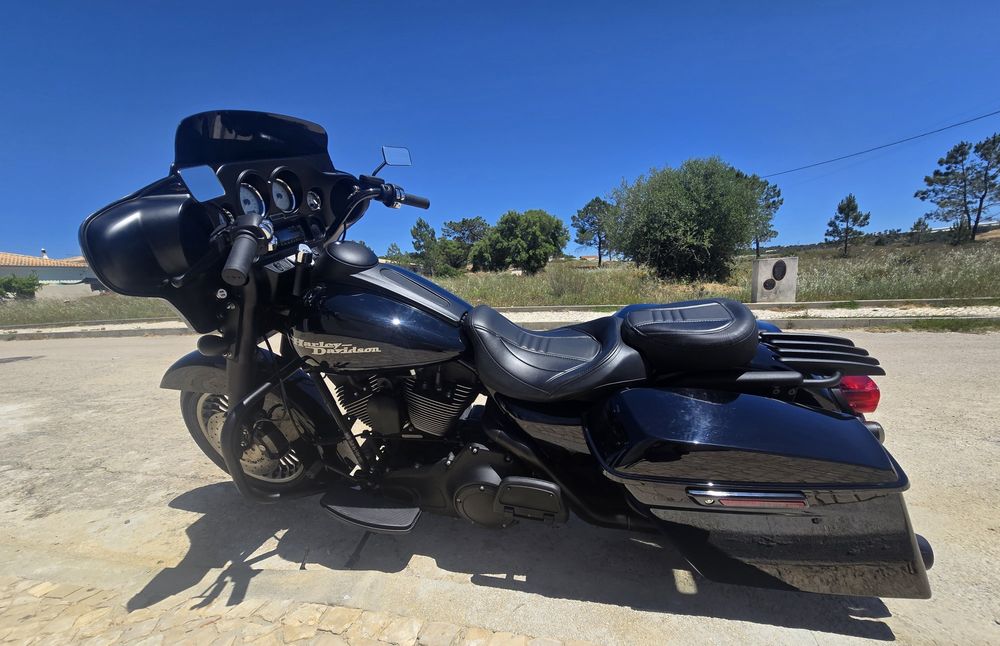 Harley davidson street glide special