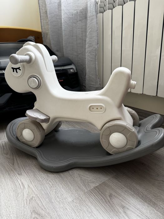 Коник-гойдалка , велосипед , велобіг