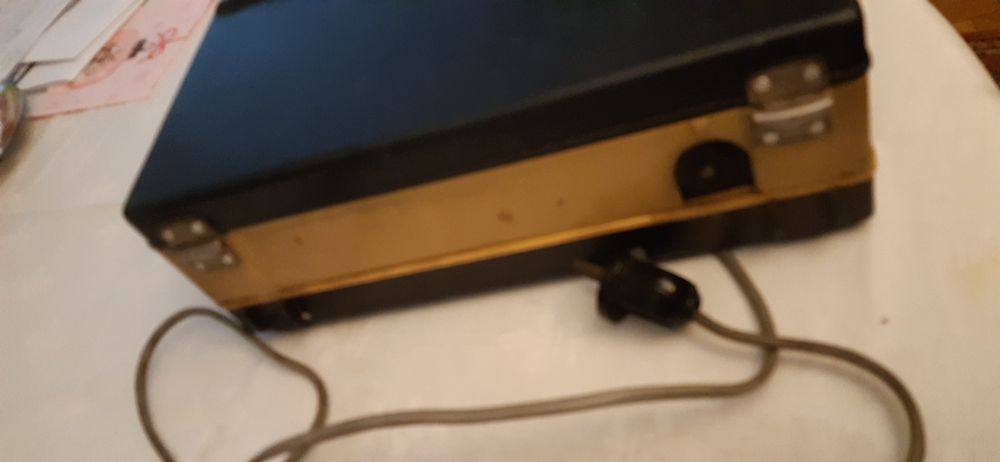 Magnetofon Tesla B42 szpulowy