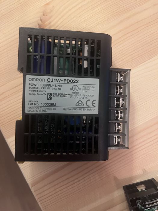 PlC Omron CJ2M CPU11