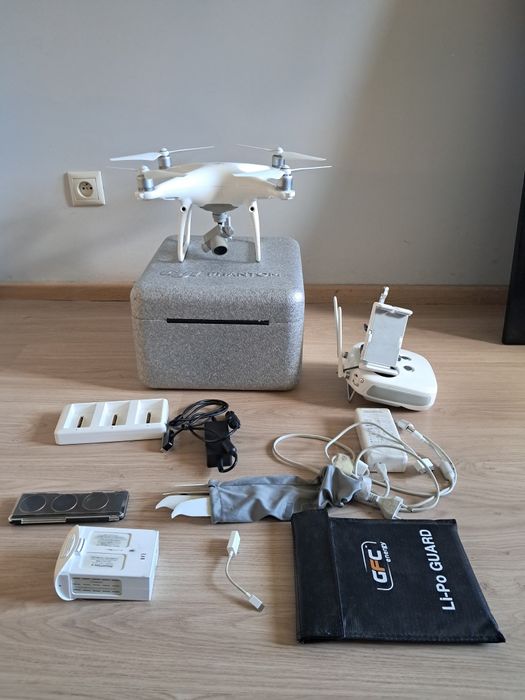 Dji Phantom 4 pro + akcesoria