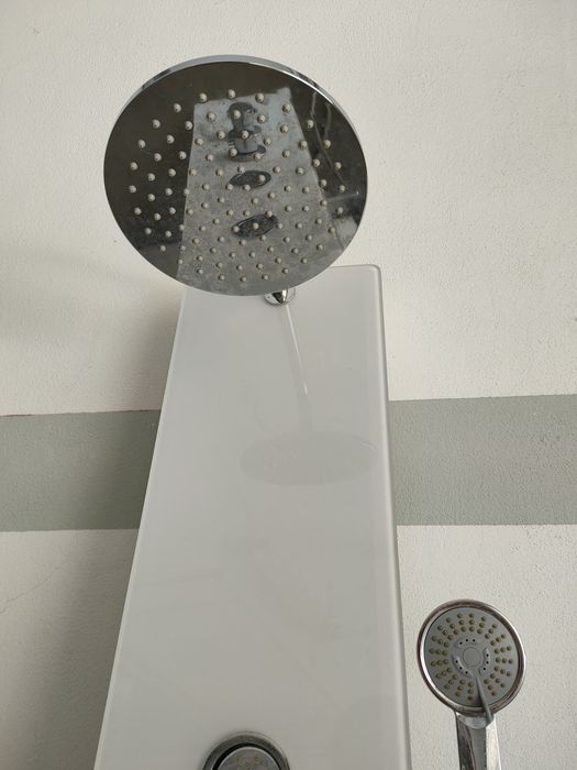 Coluna de chuveiro com hidromassagem cromado