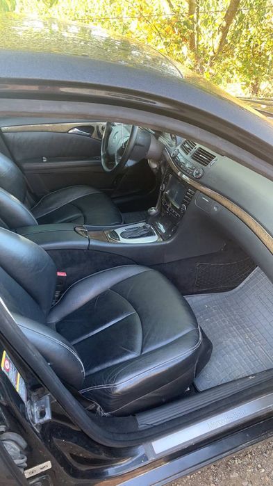 Mercedes Benz E211 2004 рік
