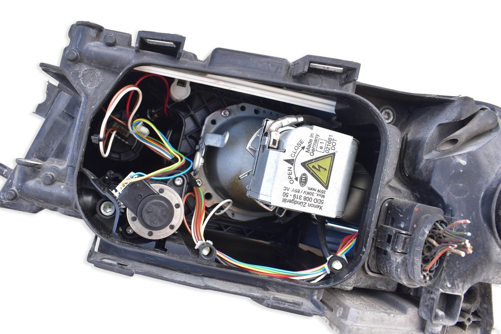 Lampa Prawy Przód Xenon Ksenon AUDI A6 C6 04-08R 4F0941030AK EU