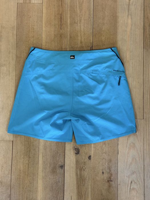 Calções Quiksilver como novos