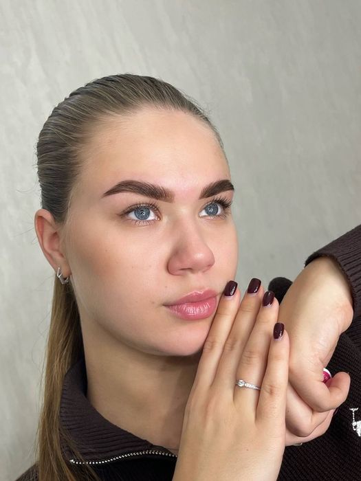 Запрошую на брови та ламінування вій
