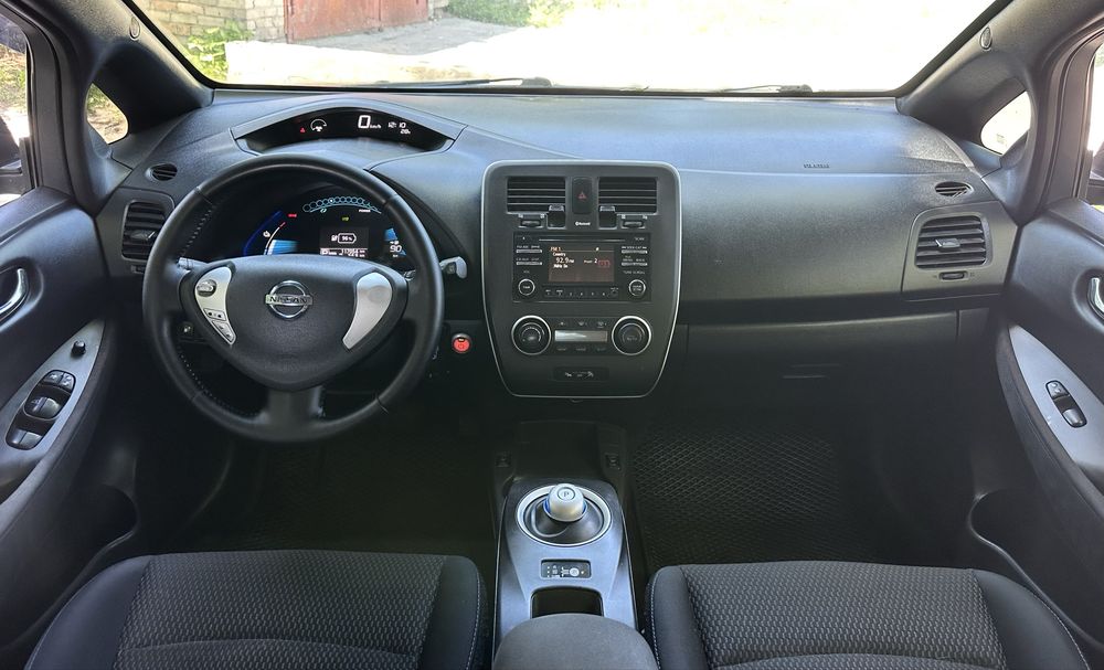 Nissan Leaf продається електромобіль Нісан Ліф в дуже хорошому стані, чистий , доглянутий , без технічних вкладень