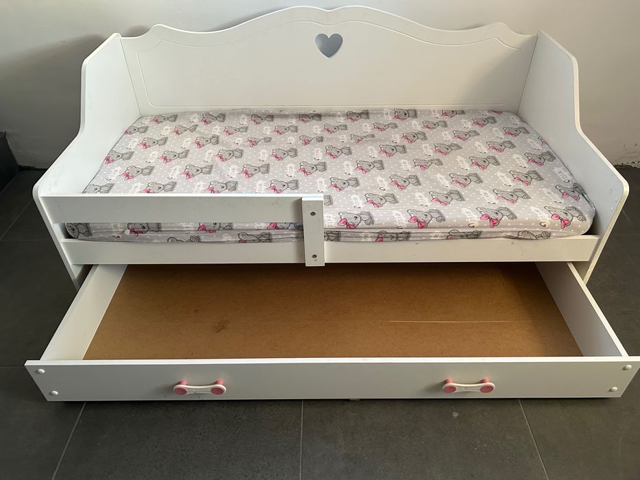 Łóżko dla dziewczynki