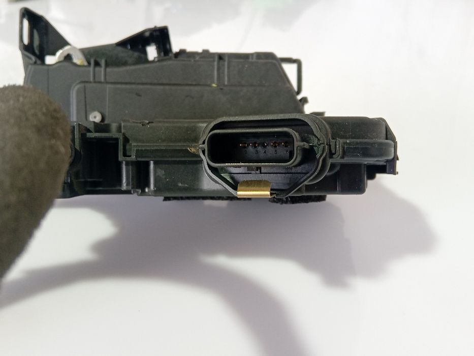 Fechadura / fecho porta frente direito RENAULT Zoe (BFM_)