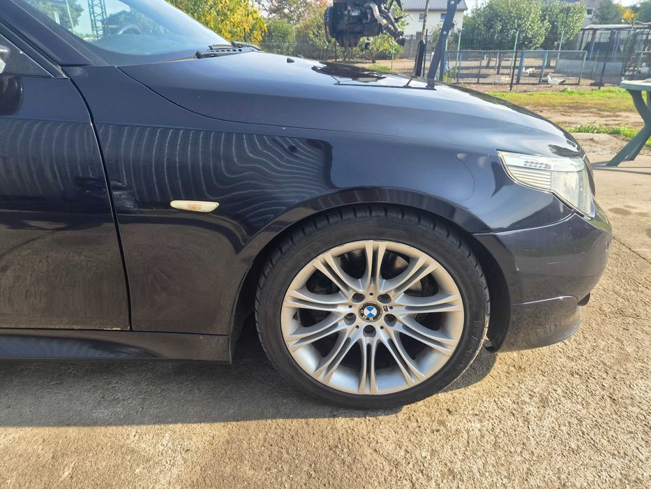 Prswy blotnik przod bmw e60 e61 w kolor do zalozenia carbonschwarz