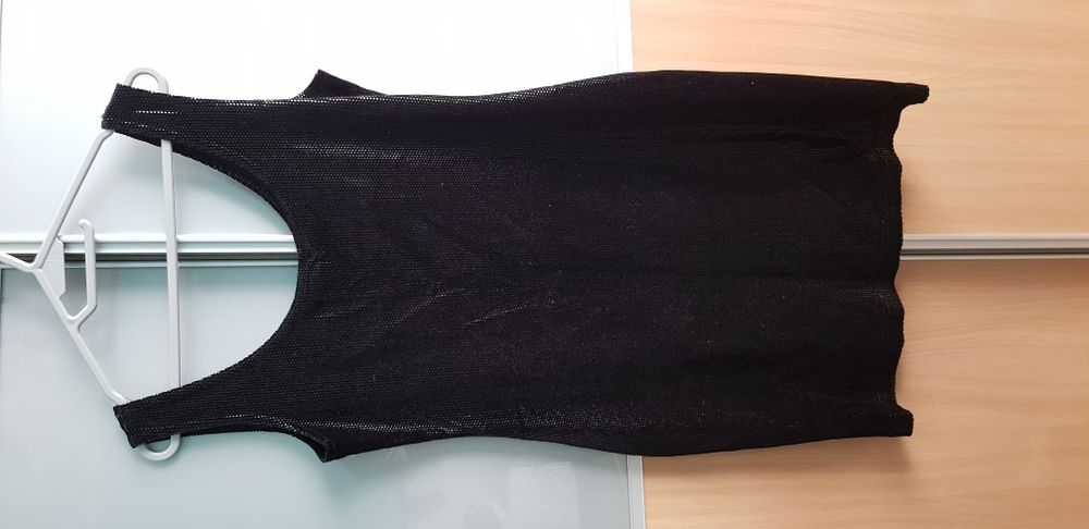 Sukienka czarna lśniąca r40