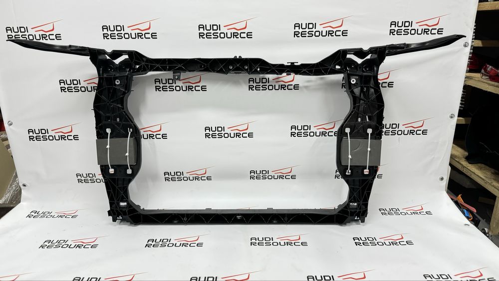 Передня панель телевізор рамка радіаторів Audi Q5 80A 2017-2022рік