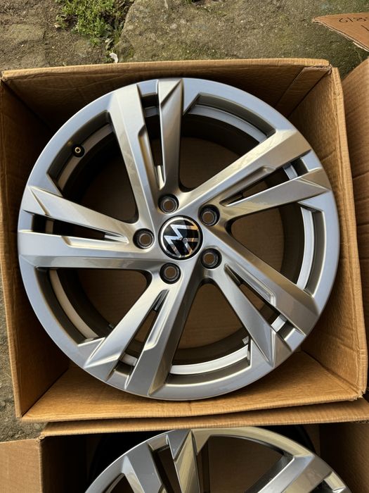 Felgi 17 cali VW T-roc 2GA Golf 6 7 8 oryginał jak NOWA