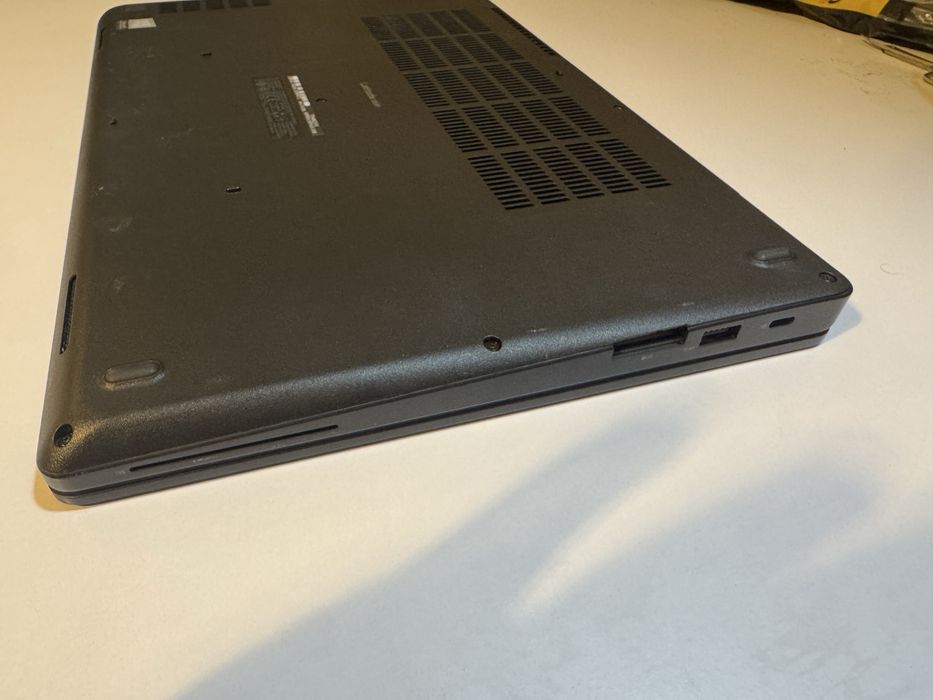Dell Latitude 5591 15.6 HD i5 8400H 8GB/500GB SSD