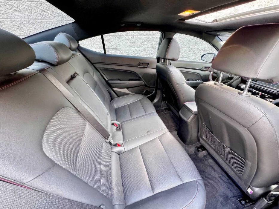 Hyundai Elantra Sport      2019