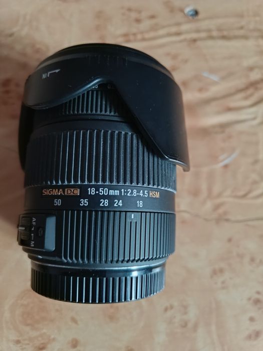 Объектив светосильный Sigma