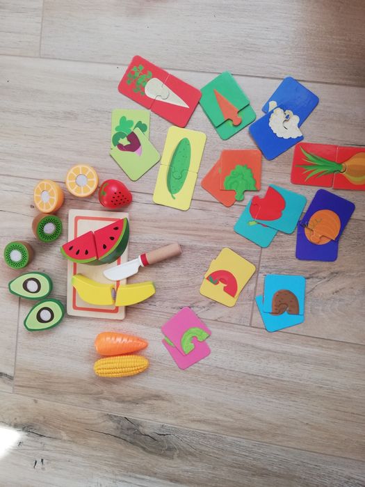 Zestaw owoców drewnianych