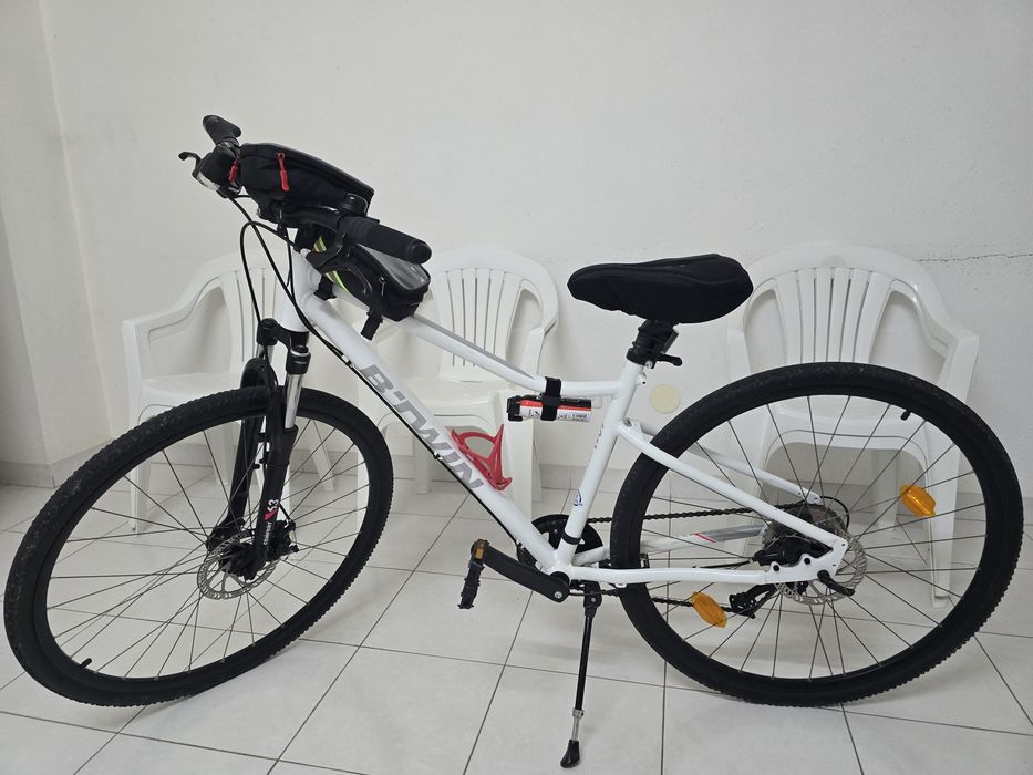 Bicicleta  trekking Reverside 500 marca decathlon