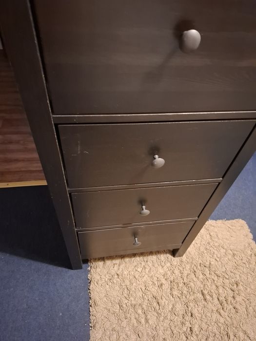 Hemnes wąski  czarno brązowy regał