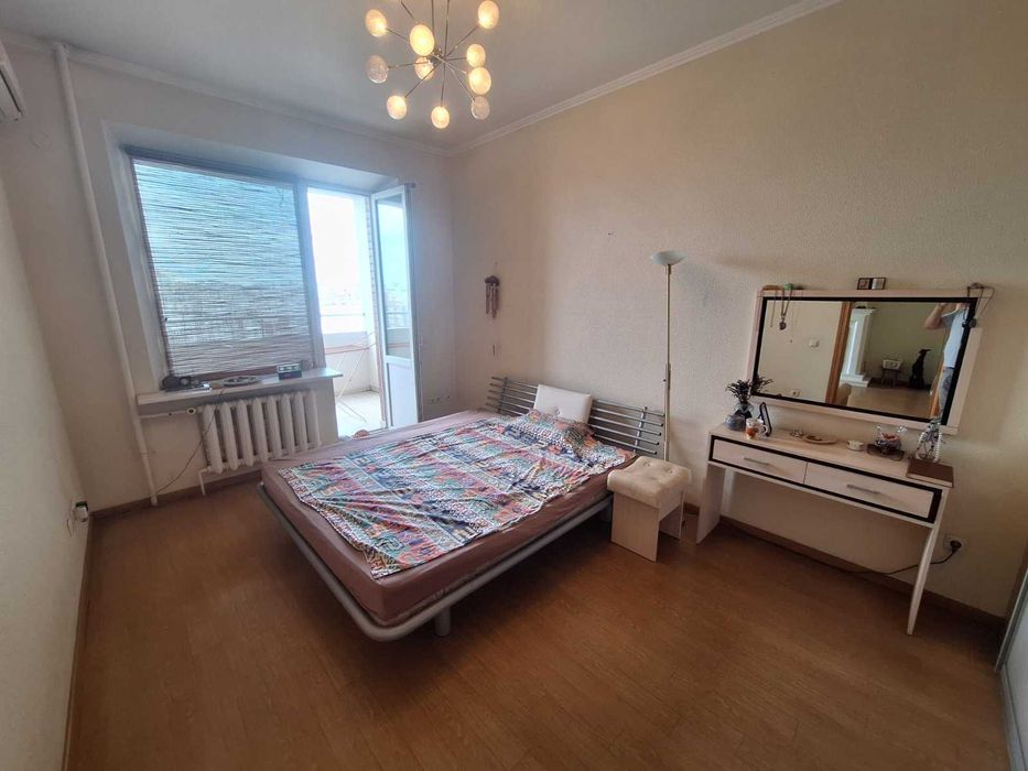 Продам 3-кімнатну квартиру по вул. Срібнокільскій 14-А, Позняки.