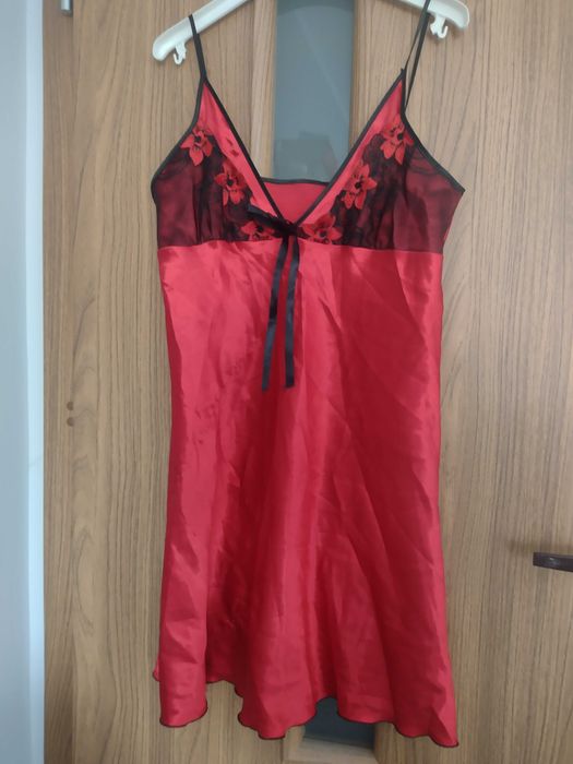 koszulka koszula nocna satynowa M/L wymiary czerwona