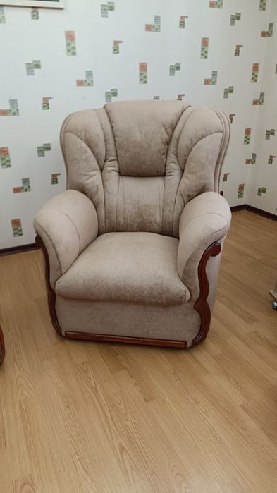 Перетяжка мебели и ремонт мягкой мебели.матрасы стулья.Кровать.Кресло.