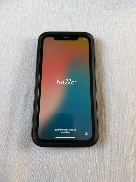 iPhone 11 64Gb zbity tył, używany