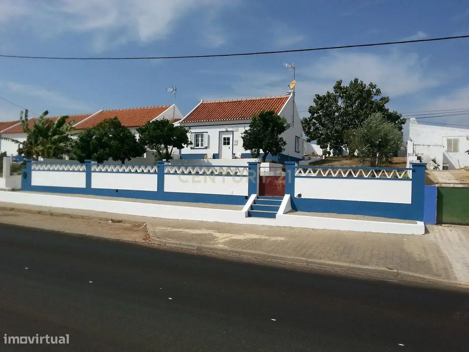 Moradia T2 Remodelada em Abela – O Seu Refúgio de Paz no Alentejo