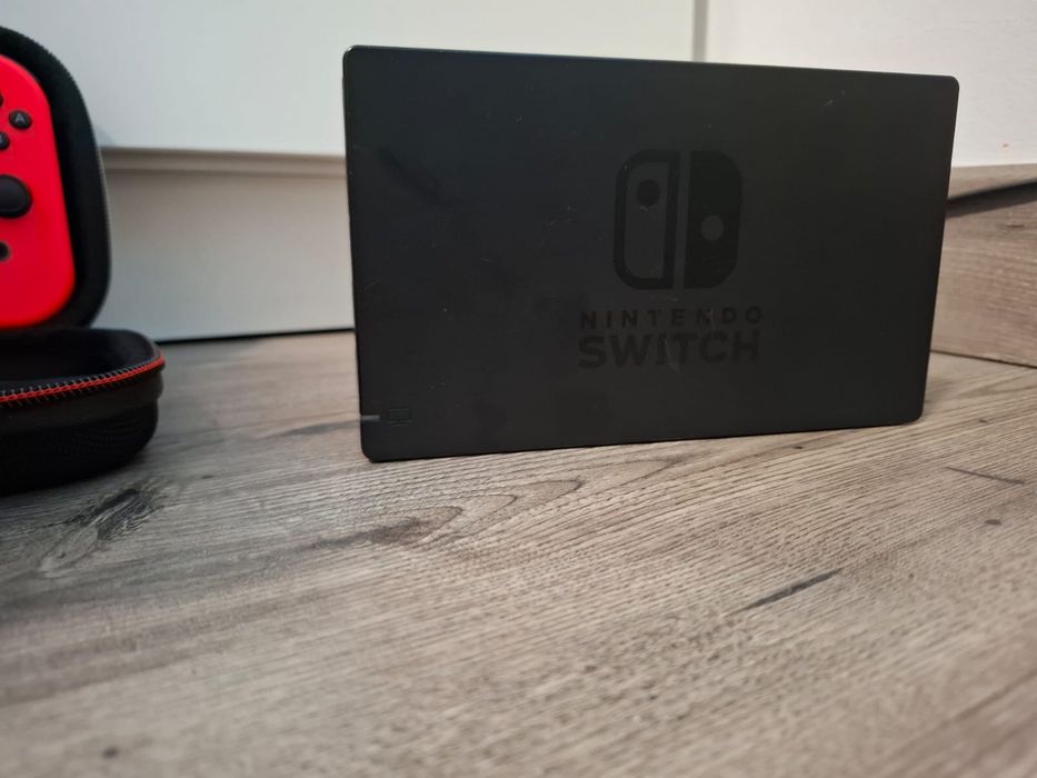 Nintendo Switch z etui