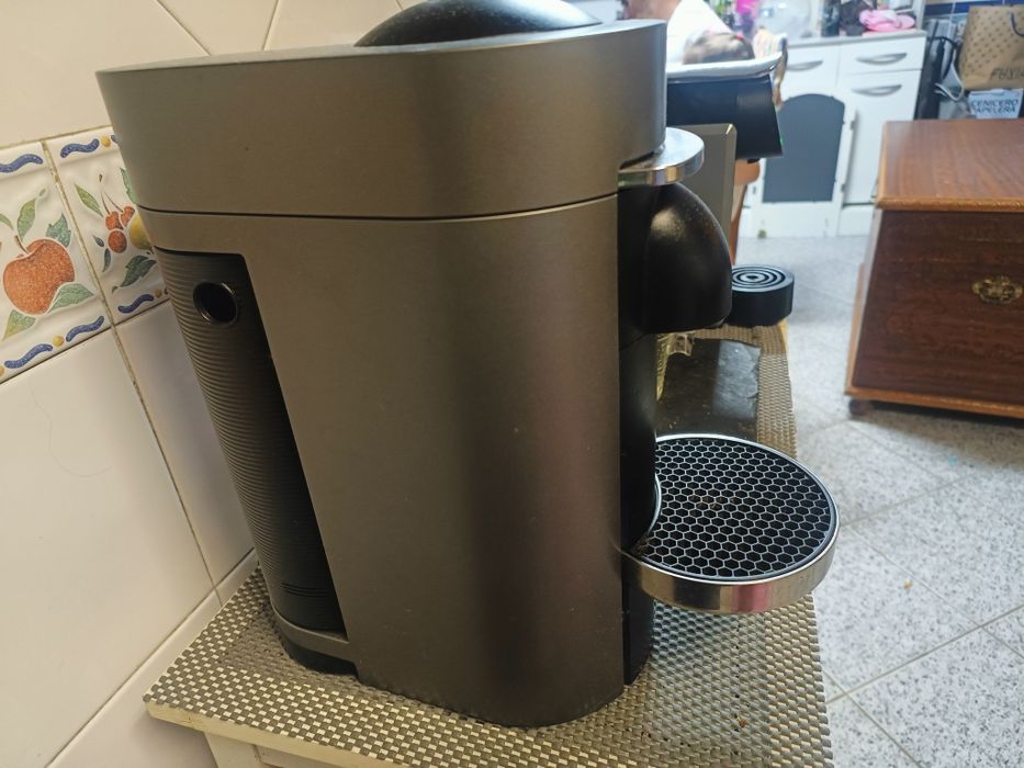 Máquina Nespresso vertuo