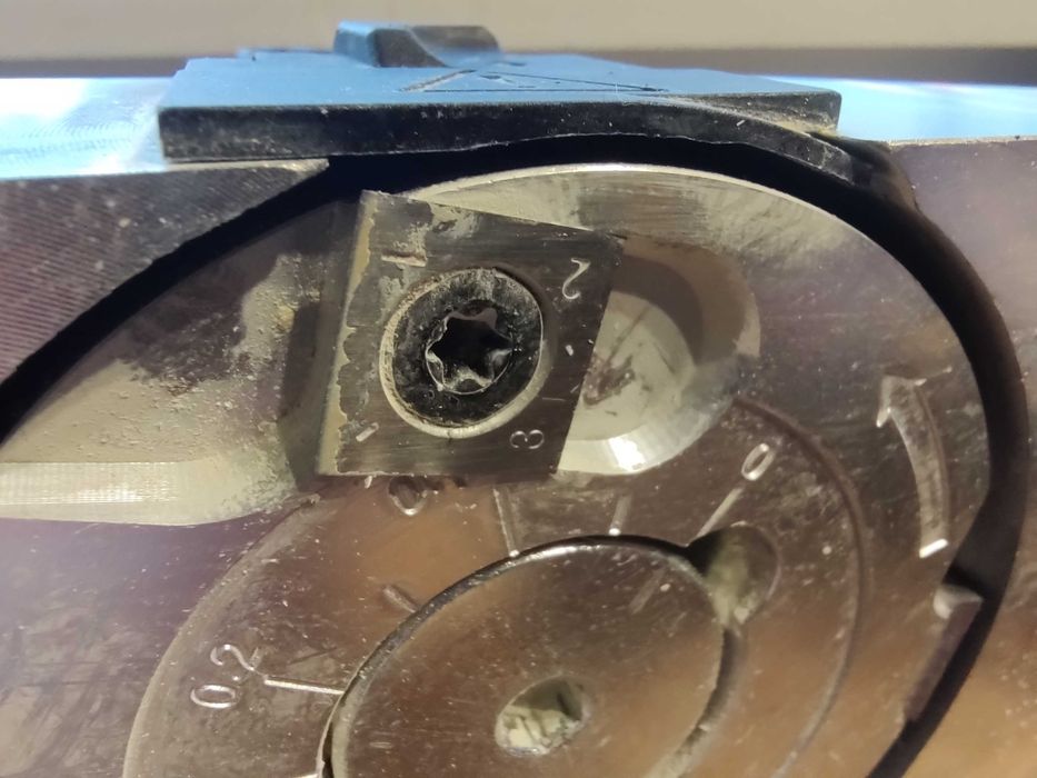 Frezarka do usuwania lakierów i farb 80mm 720W YT-82375 YATO