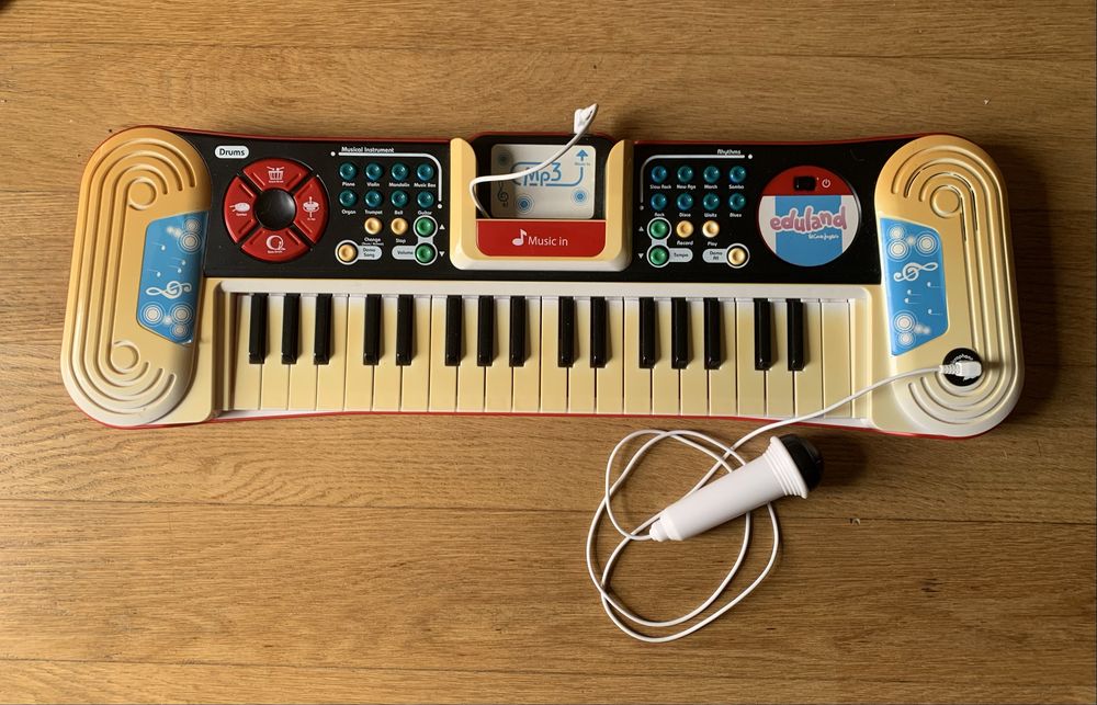 Teclado infantil Eduland do Corte Inglês