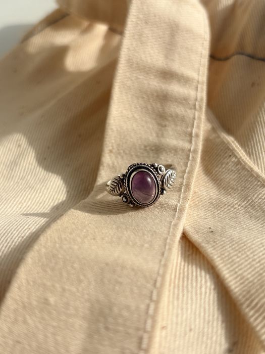Срібне кільце обручка з аметистом