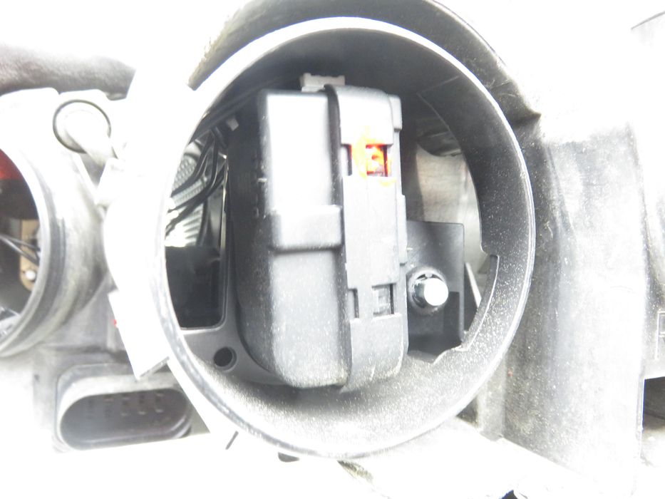 Lampa Prawa Przednia Vw Scirocco III