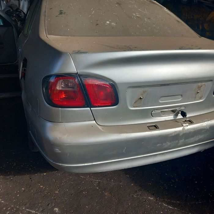 Mala nissan primera p11