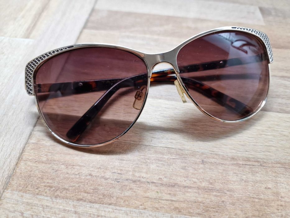 Przeciwsłoneczne okulary Tahari